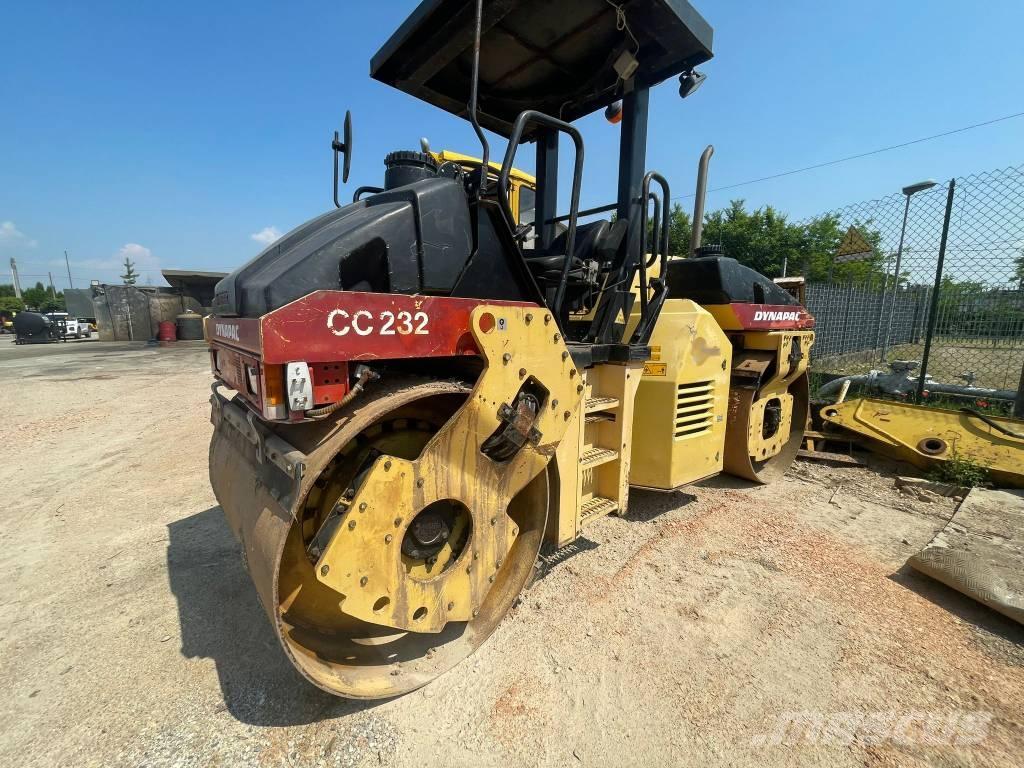 Dynapac CC 232 Ikerdobos hengerek