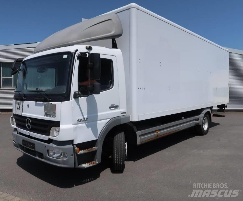 Mercedes-Benz 1222 L Dobozos teherautók