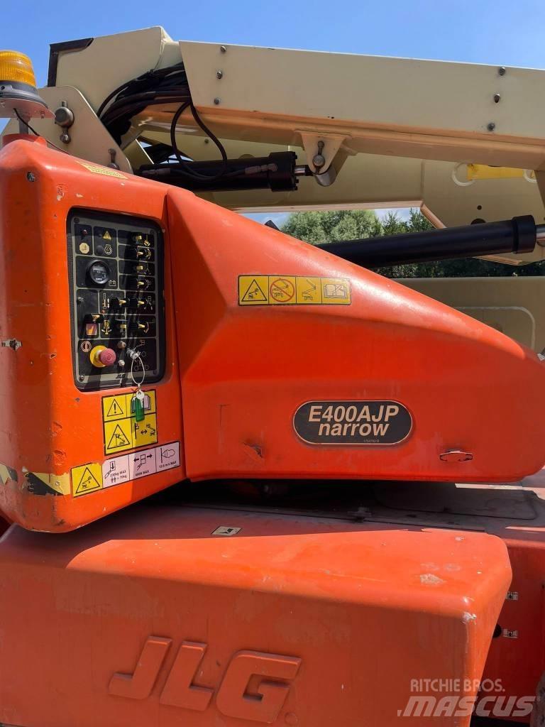 JLG E 400 AJP Karos emelők
