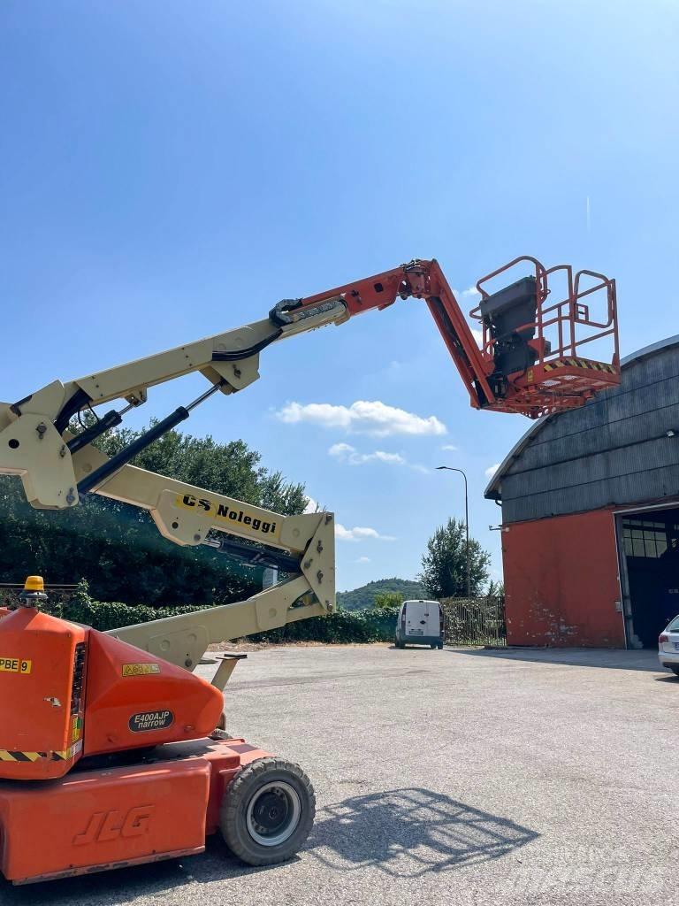 JLG E 400 AJP Karos emelők