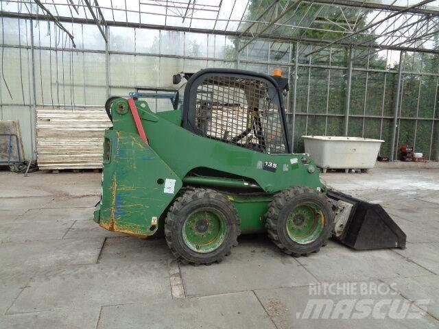 JCB 135 R Kompaktrakodók