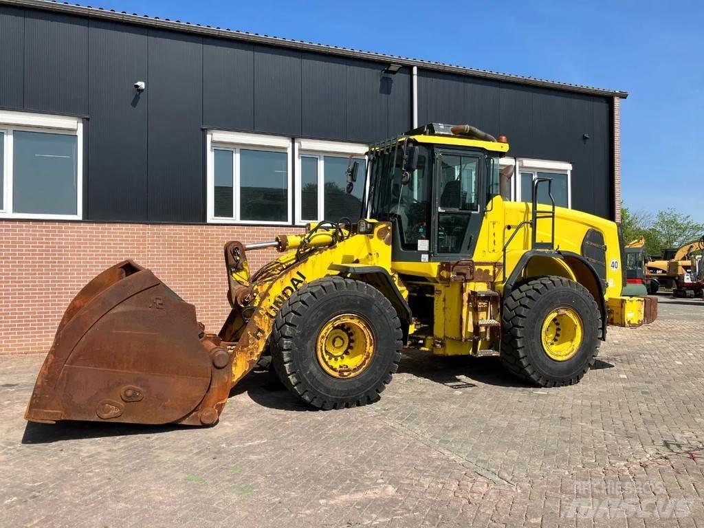 Hyundai HL960 Gumikerekes homlokrakodók
