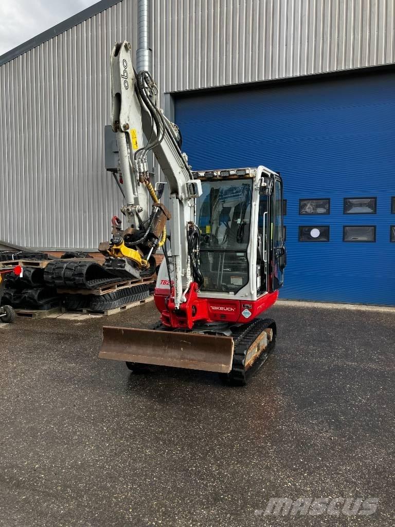 Takeuchi TB 230 Mini kotrók < 7t