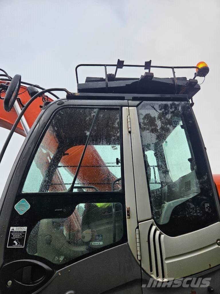 Hitachi ZX 210 LC-3 Lánctalpas kotrók