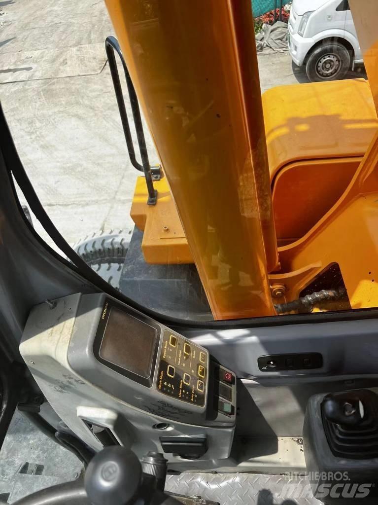 Hyundai 210W-7 Gumikerekes kotrók