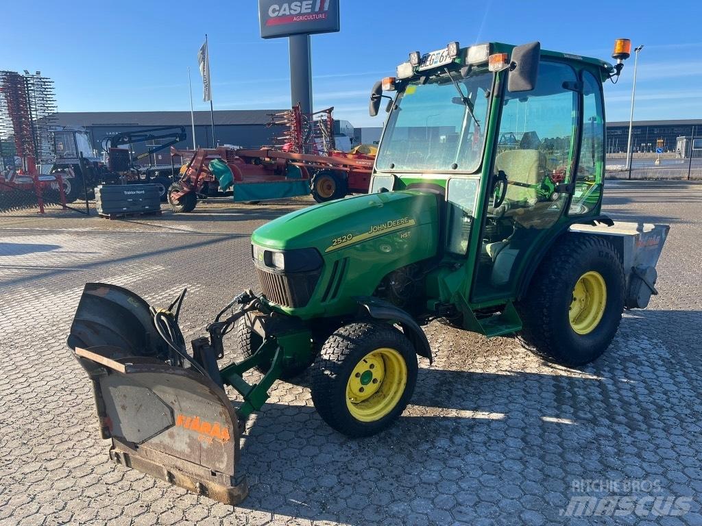 John Deere 2520 HST Kompakt traktorok