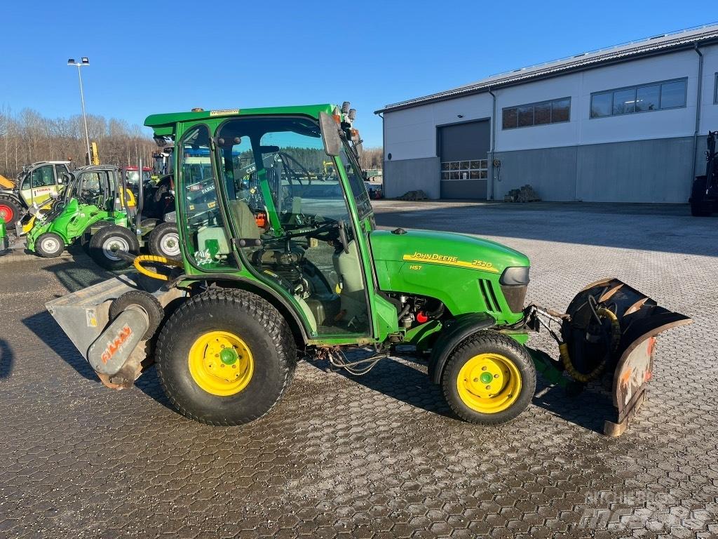 John Deere 2520 HST Kompakt traktorok