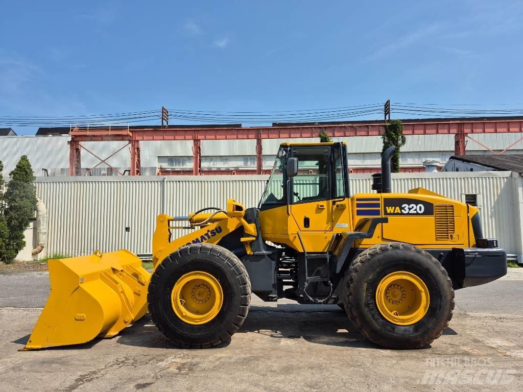 Komatsu WA 320-5 Gumikerekes homlokrakodók