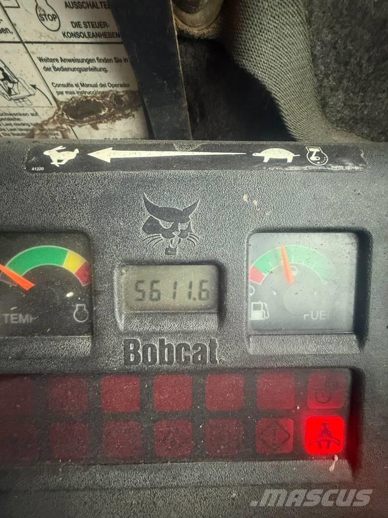 Bobcat 325 G Mini kotrók < 7t