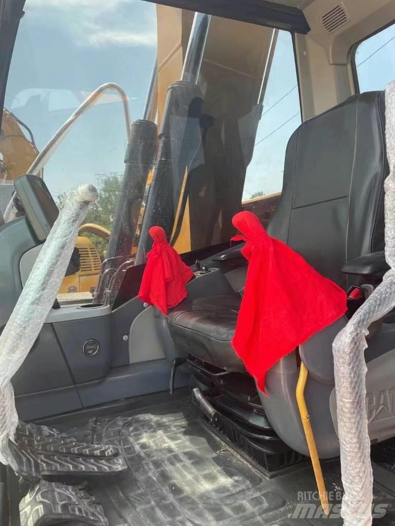 CAT 312D Lánctalpas kotrók
