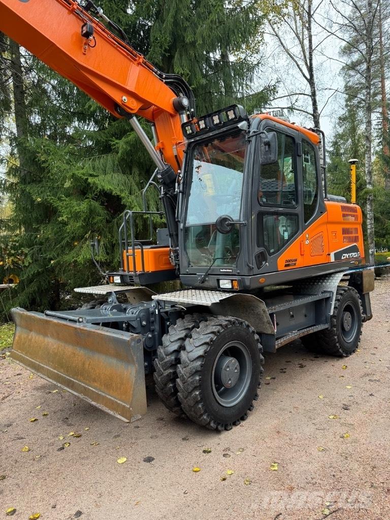 Doosan DX 170 W-5 Gumikerekes kotrók