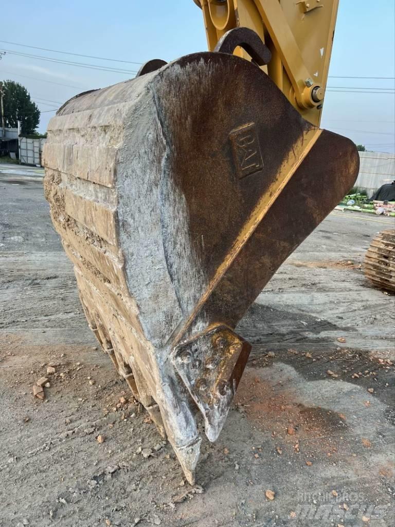 CAT 330 GC Lánctalpas kotrók