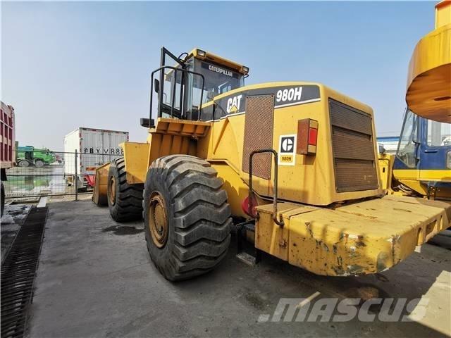 CAT 980H Gumikerekes homlokrakodók