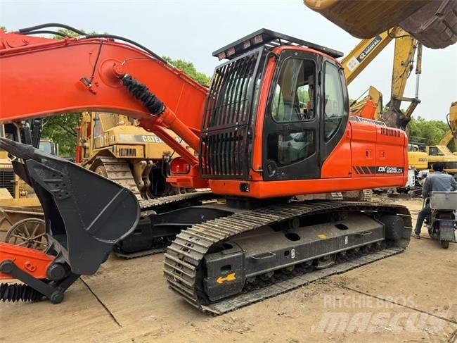 Doosan DX 225 LC Lánctalpas kotrók