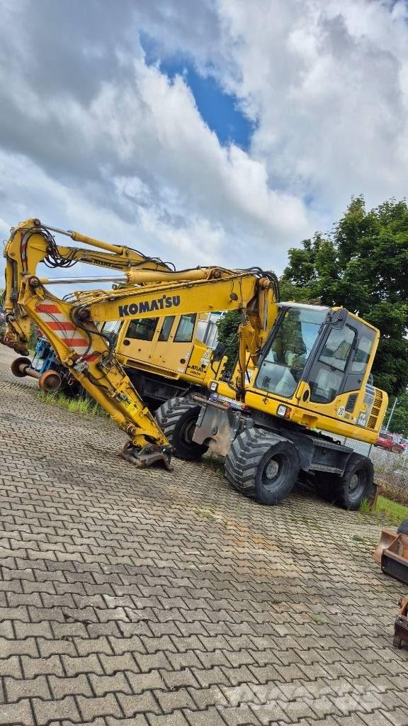Komatsu PW148-8 Gumikerekes kotrók