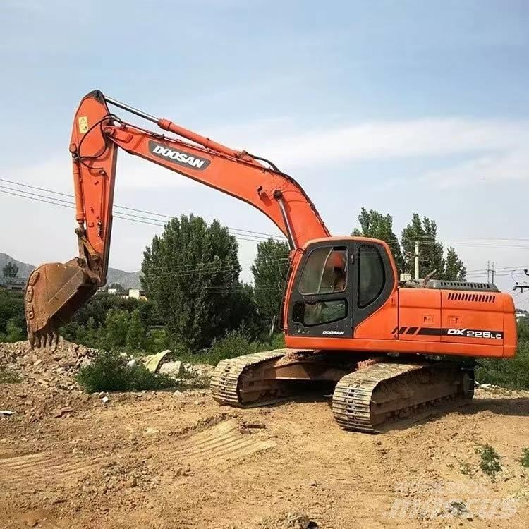 Doosan DX 225 LC-9C Lánctalpas kotrók