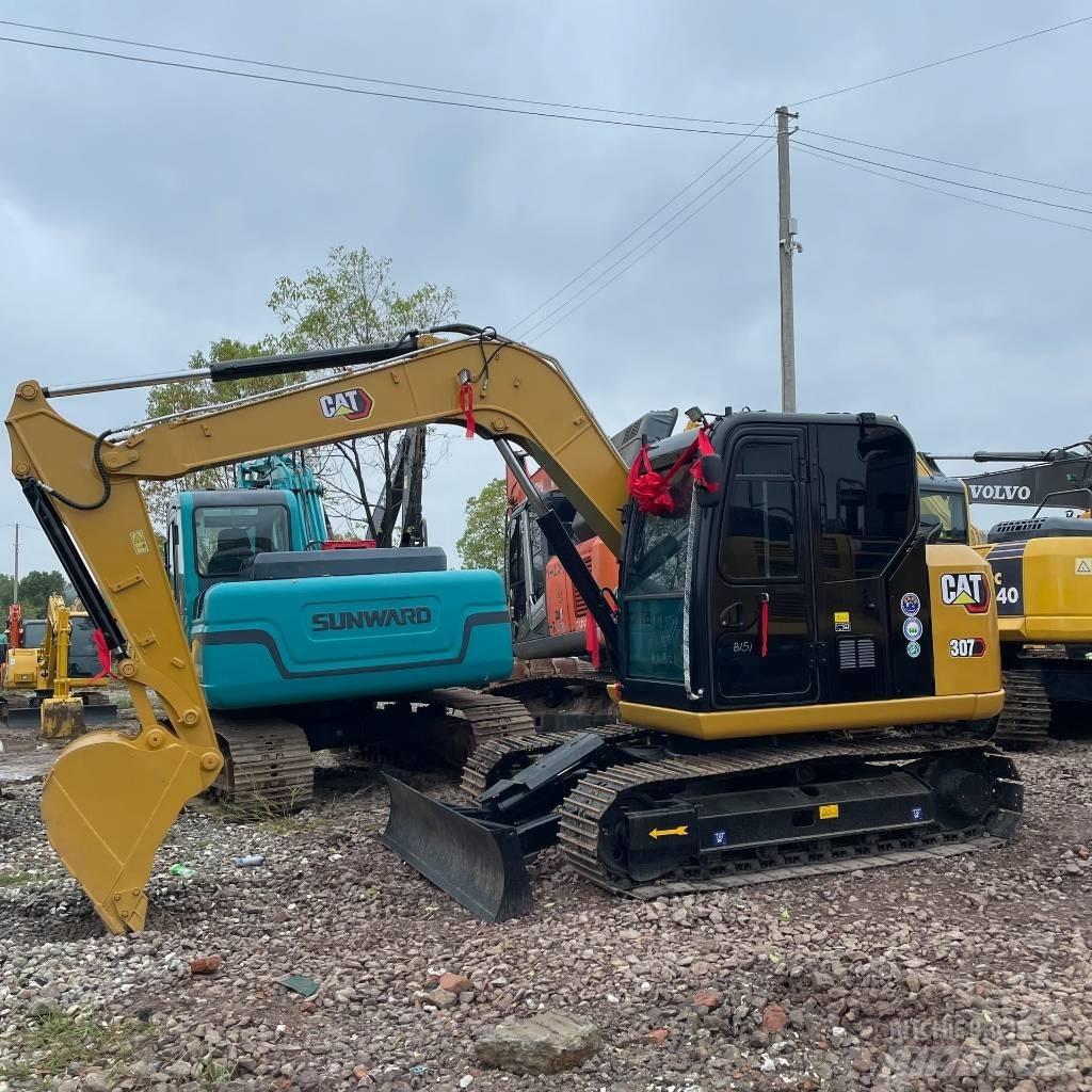 CAT 307E Mini kotrók < 7t