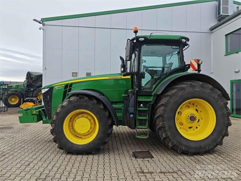 John Deere 8370R Traktorok