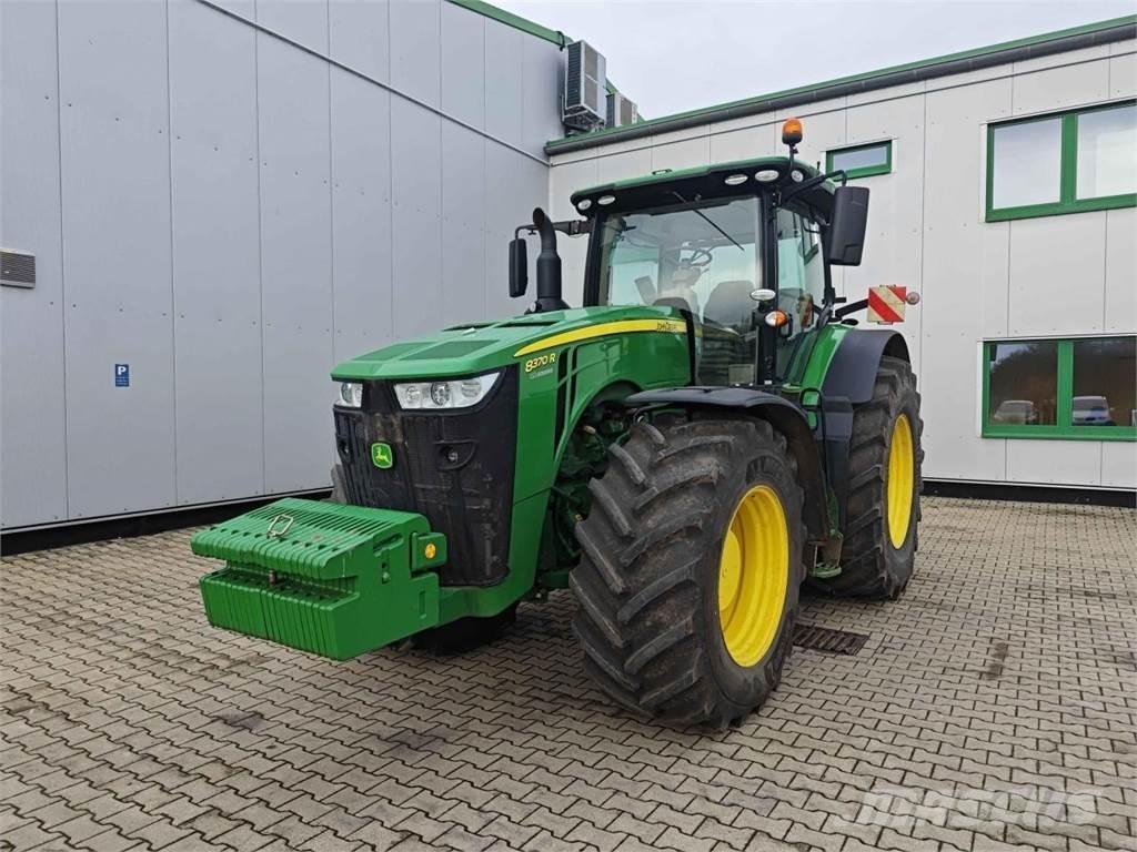 John Deere 8370R Traktorok