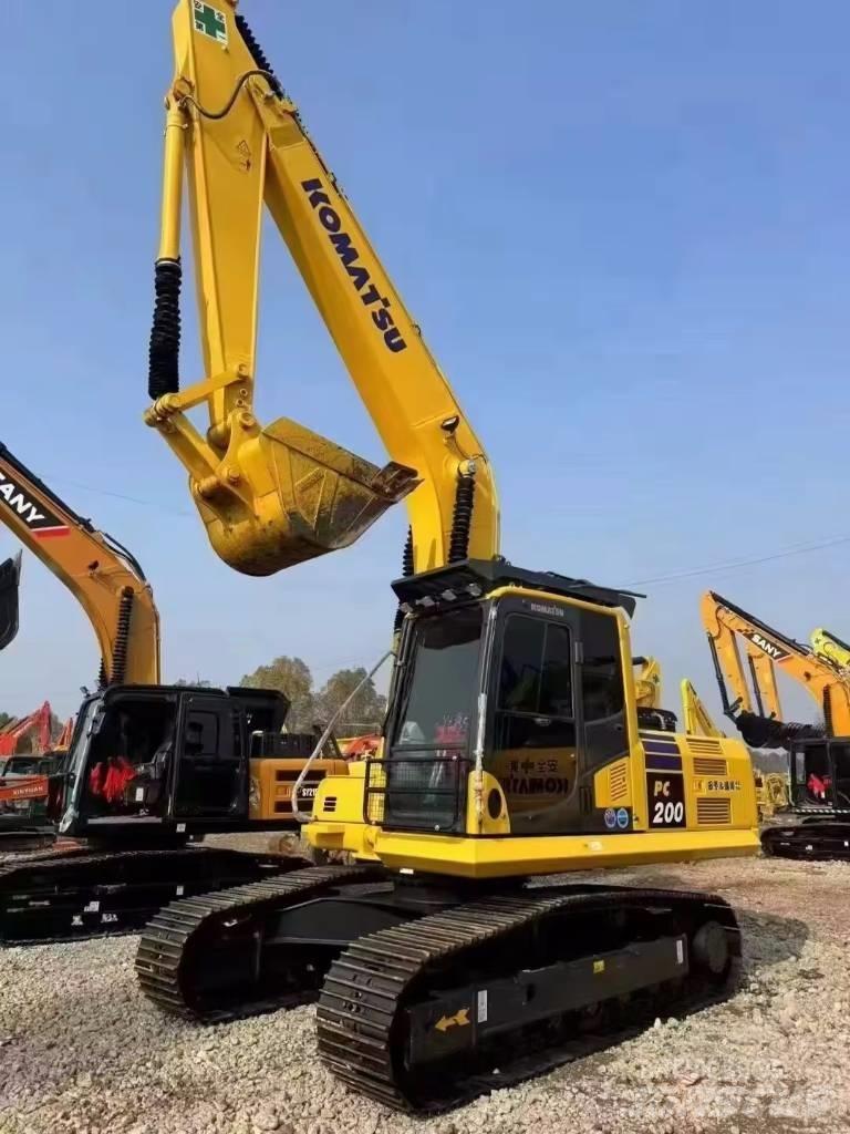 Komatsu PC 200 Lánctalpas kotrók