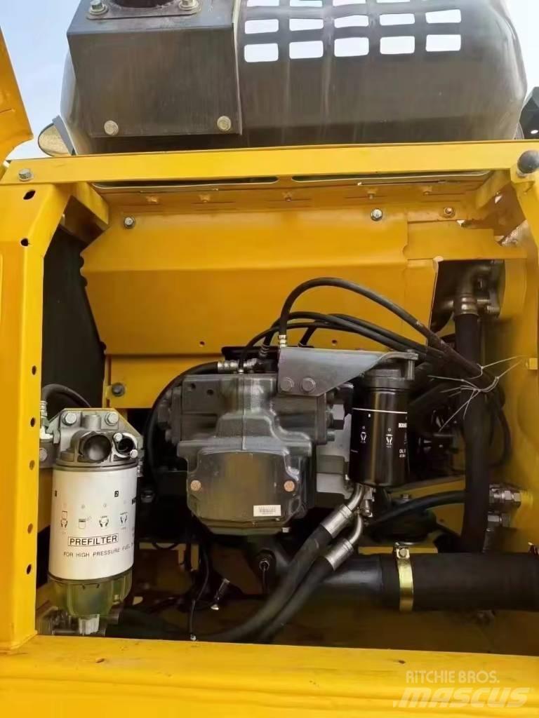 Komatsu PC 200 Lánctalpas kotrók