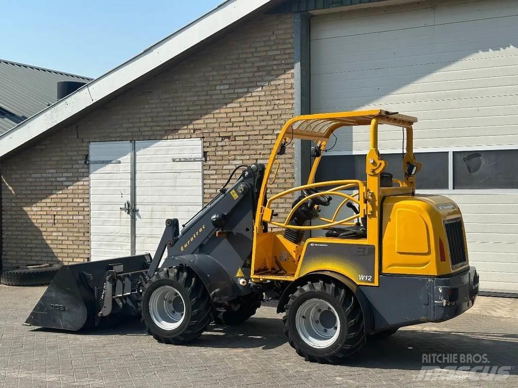 Eurotrac W12 Gumikerekes homlokrakodók