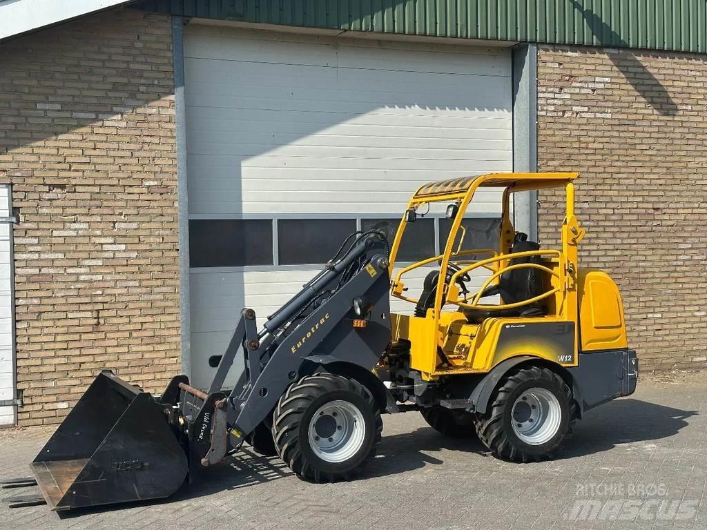 Eurotrac W12 Gumikerekes homlokrakodók