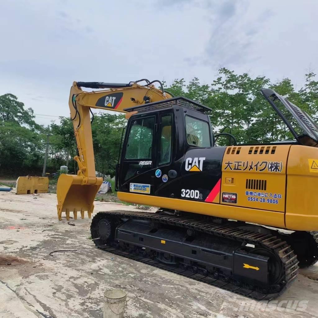 CAT 320D2 Lánctalpas kotrók