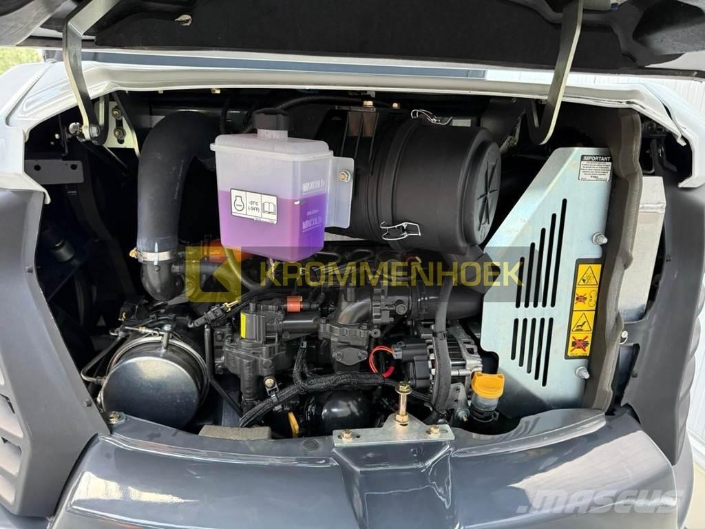 Bobcat E 50 z Mini kotrók < 7t