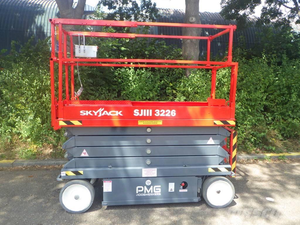 SkyJack SJ3226 Ollós emelők