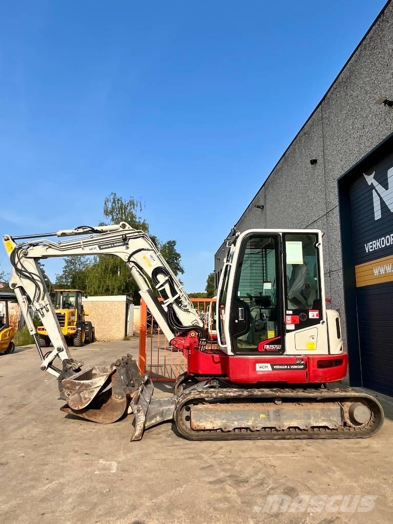 Takeuchi TB 257 FR Mini kotrók < 7t