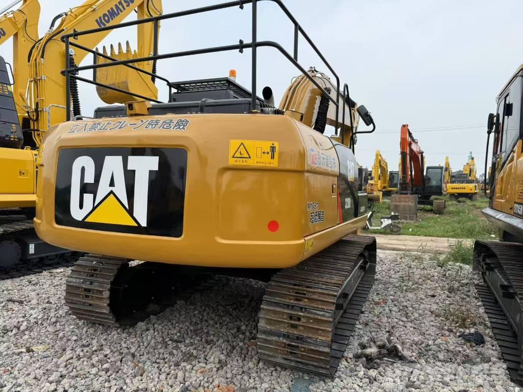 CAT 320D2 Lánctalpas kotrók