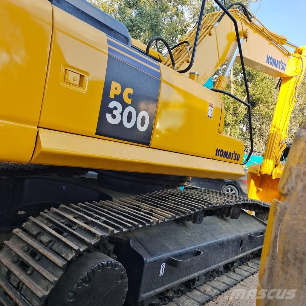 Komatsu PC 300 Lánctalpas kotrók
