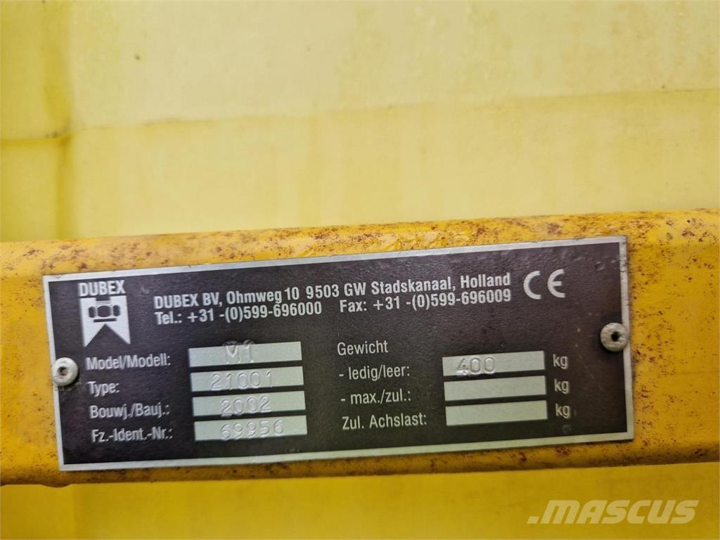 Dubex MODEL 1 Vontatott trágyaszórók