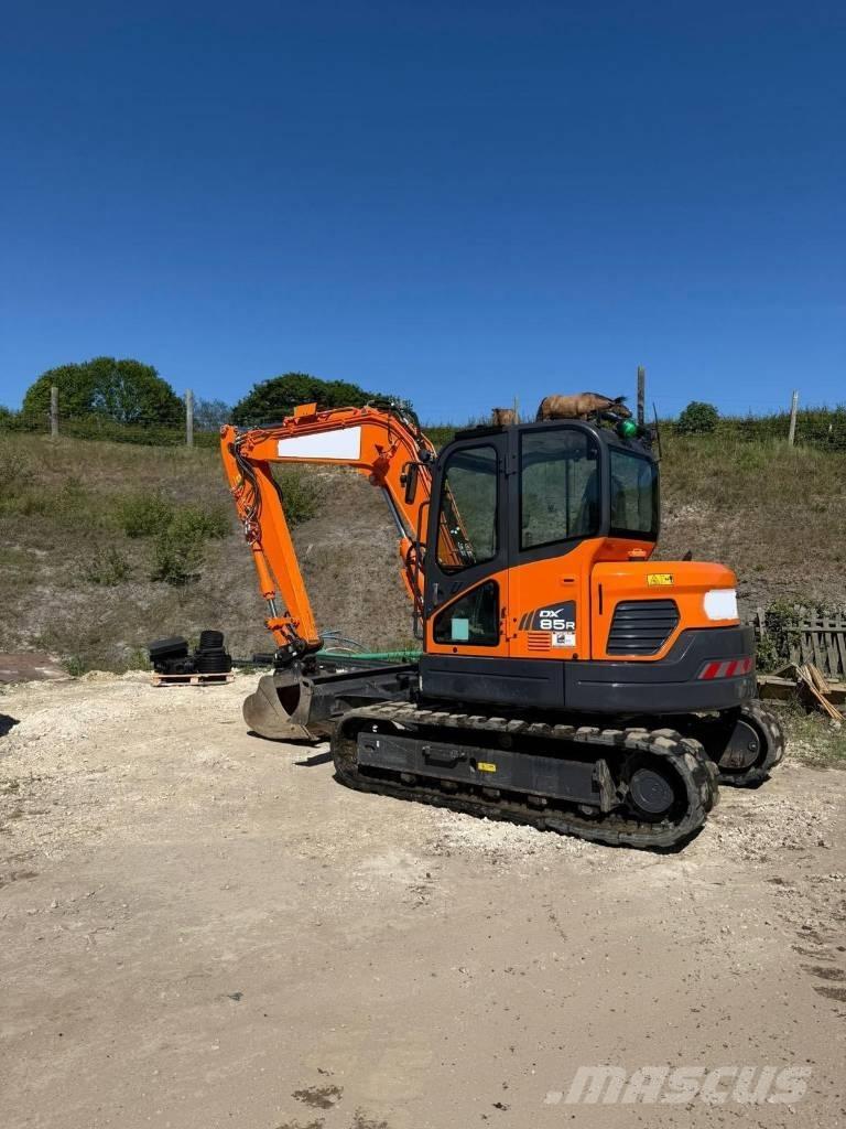 Doosan DX 85 R-3 Közepes (midi) kotrók 7 t - 12 t