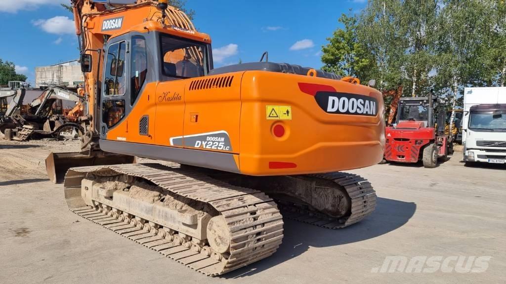 Doosan DX 225 Lánctalpas kotrók