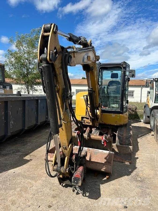 CAT 305.5 E2 Speciális kotrók