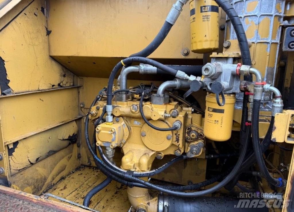 CAT 320 C Lánctalpas kotrók