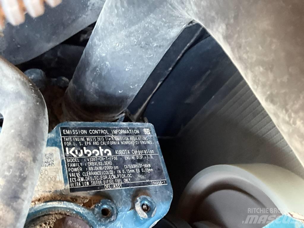 Kubota KX 080-4 Közepes (midi) kotrók 7 t - 12 t
