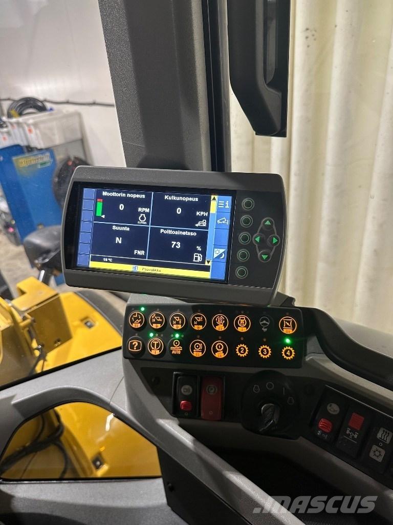 CAT 924 K Gumikerekes homlokrakodók