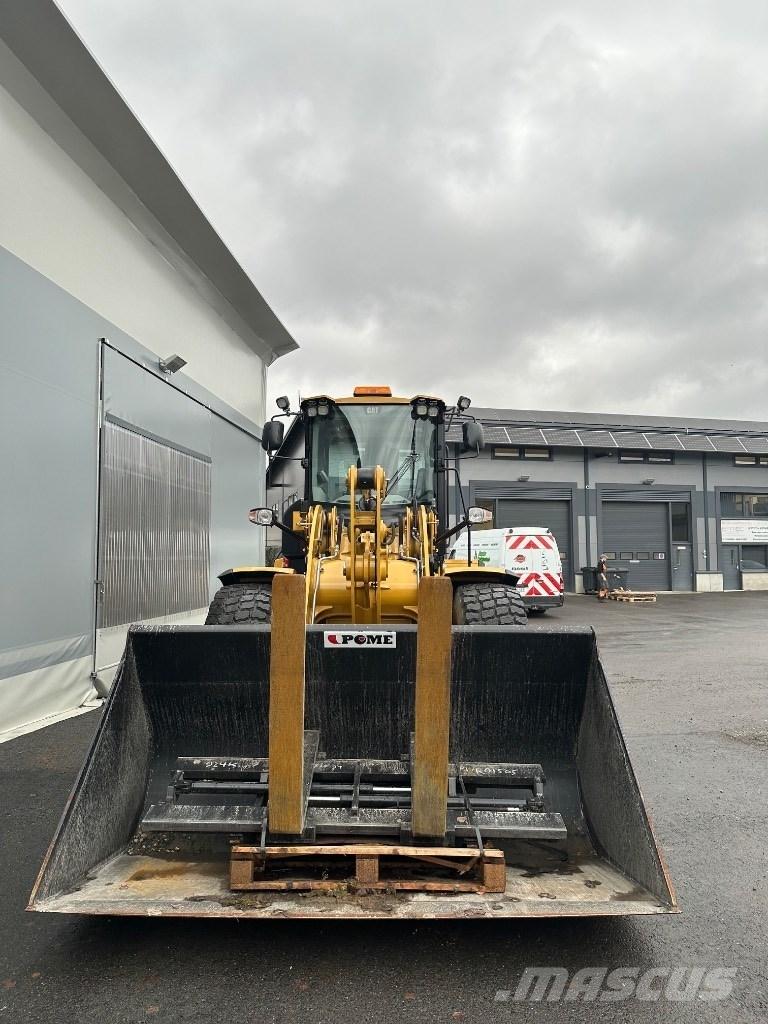 CAT 924 K Gumikerekes homlokrakodók