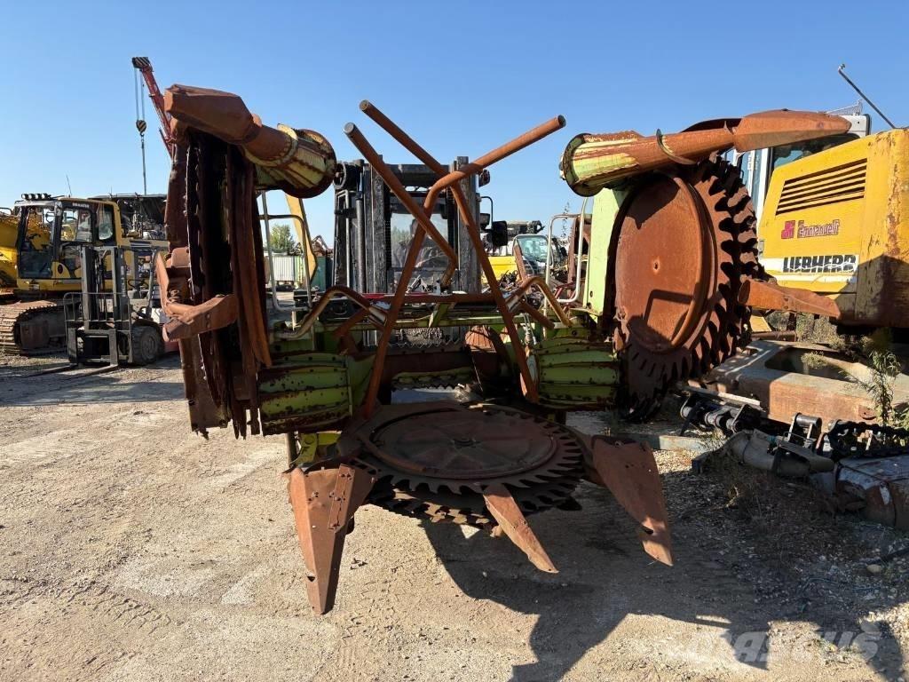 CLAAS RU 450 Önjáró szecskázók