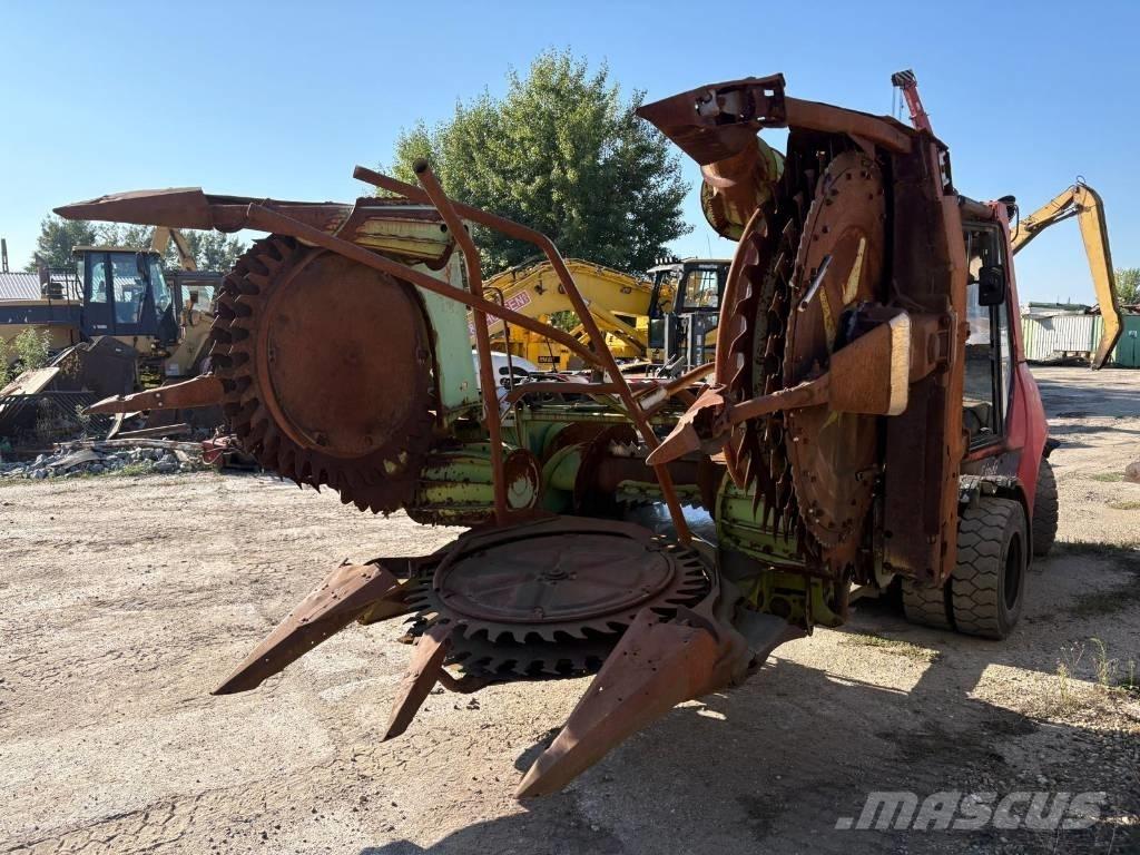 CLAAS RU 450 Önjáró szecskázók