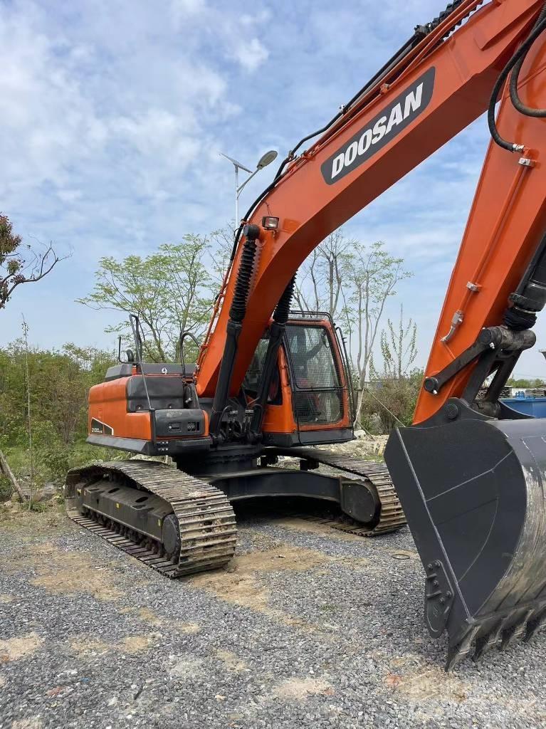 Doosan DX 300 LC Lánctalpas kotrók