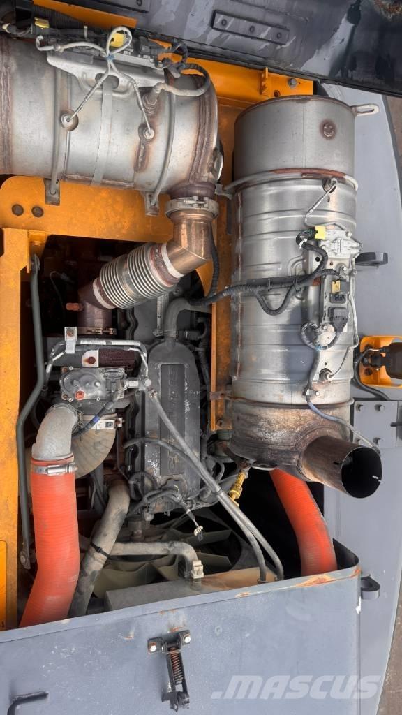 Hyundai HW 180 Gumikerekes kotrók