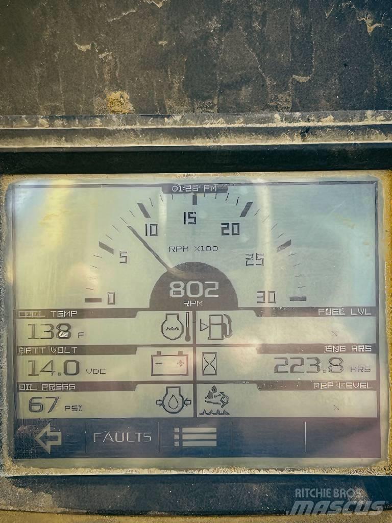 Lorain 1600M Mobil daruk