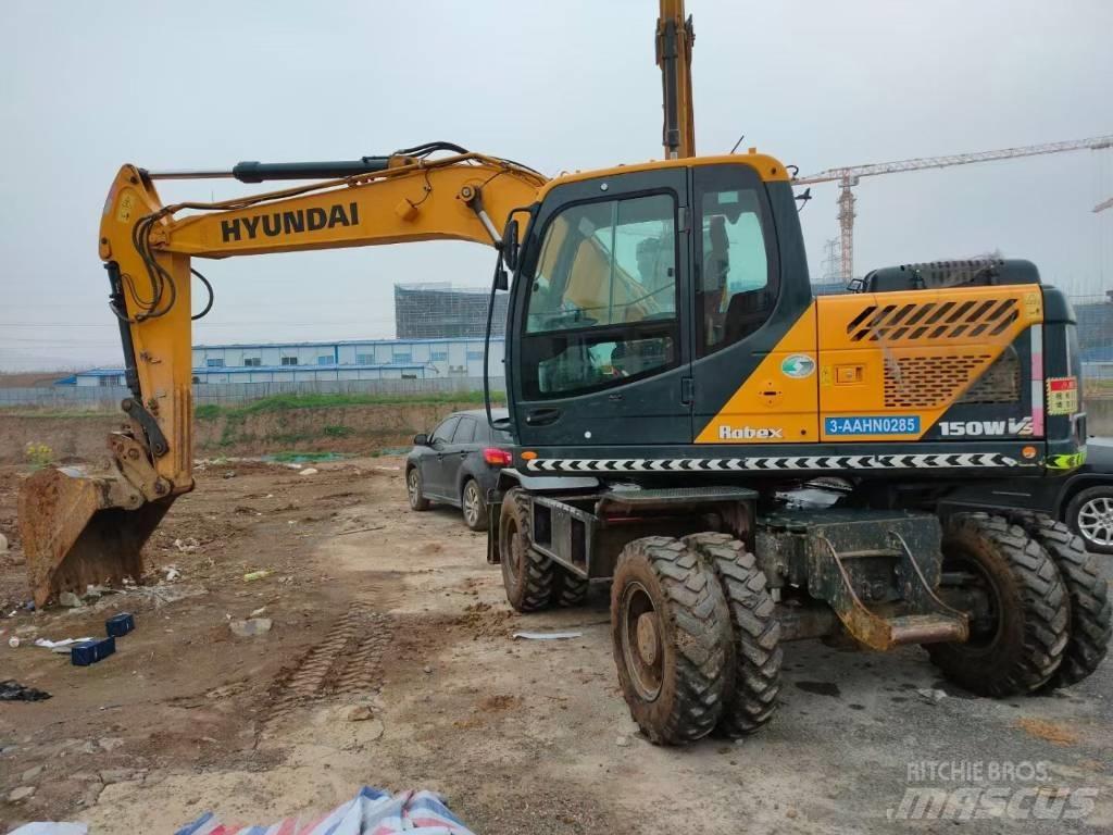 Hyundai 210W Gumikerekes kotrók