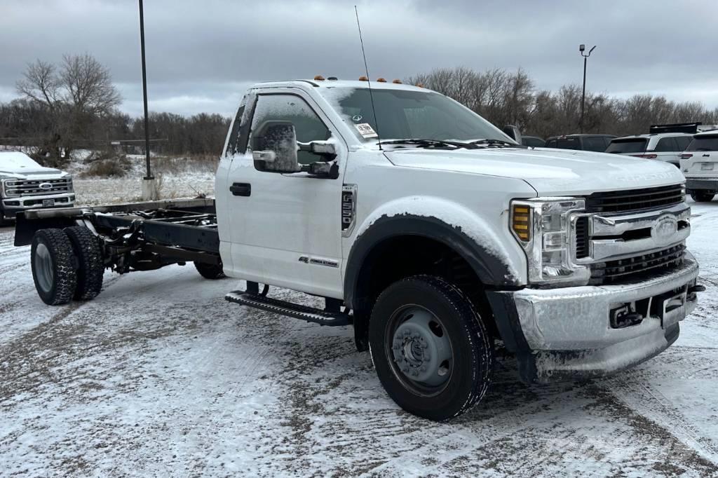 Ford F 550 XLT SD Fülkés alváz
