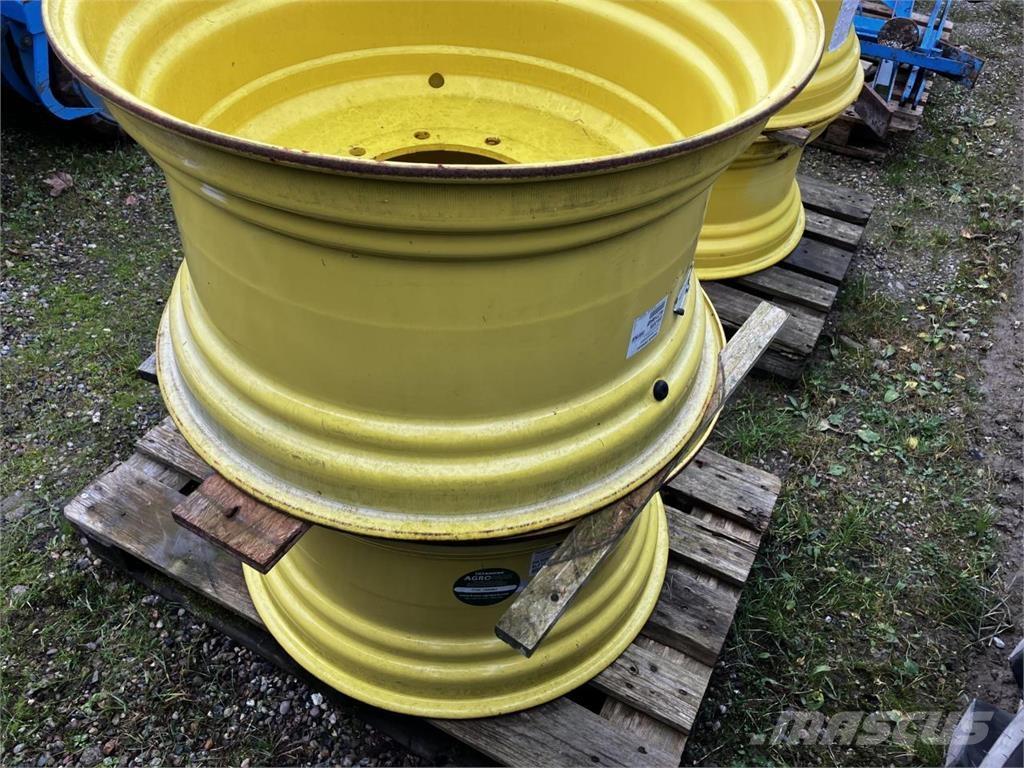 John Deere 18x30 Gumiabroncsok, kerekek és felnik