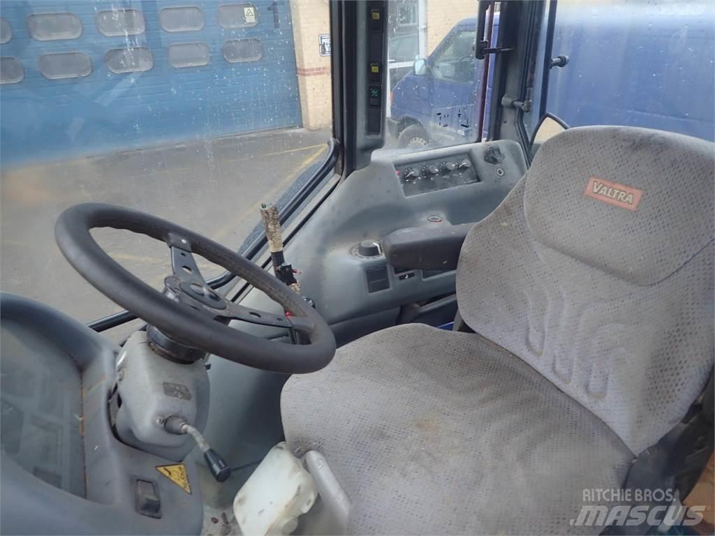 Valtra 900 Traktorok